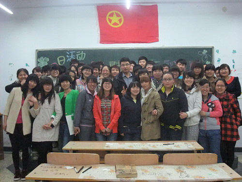 诸侯快讯官网13级工程管理1班成功开展“雷锋精神在我心”演讲比赛活动
